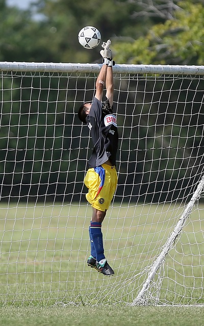 斯卢茨基：这是于汉超生涯最后一场比赛，明年加入申花教练组